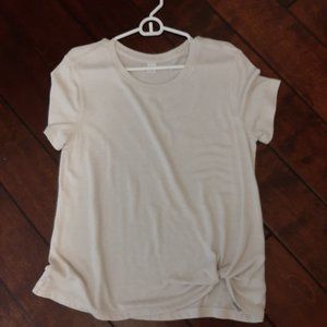 Tee shirt with knot on side
